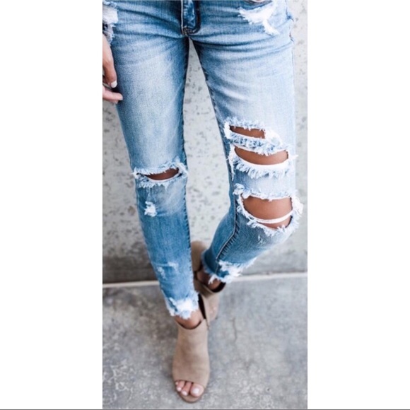 LAST 1🌺🆕5⭐️Best Seller Distressed Raw Hem Jeans - Picture 4 of 4